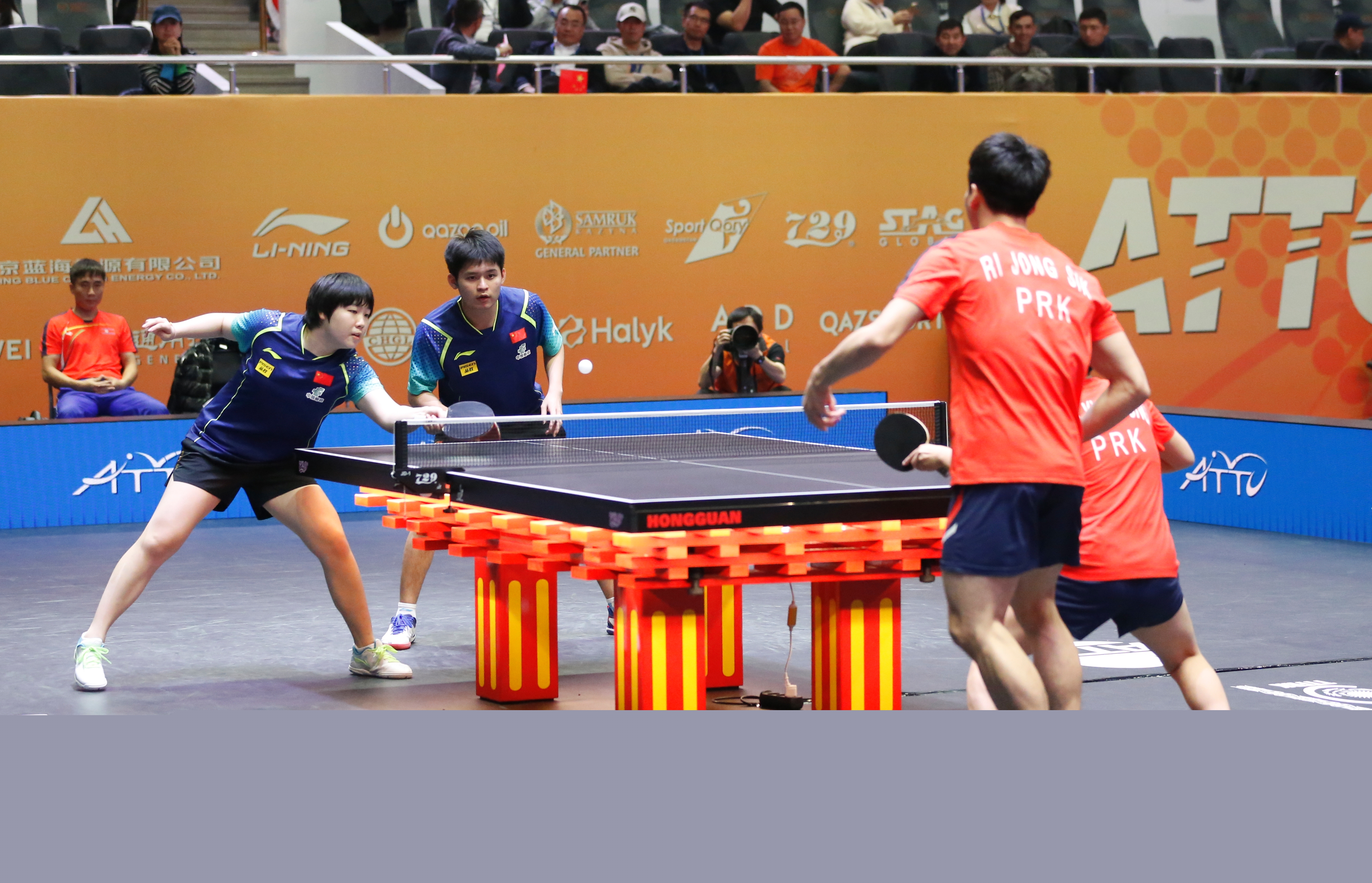 现在他们出 现在他们出