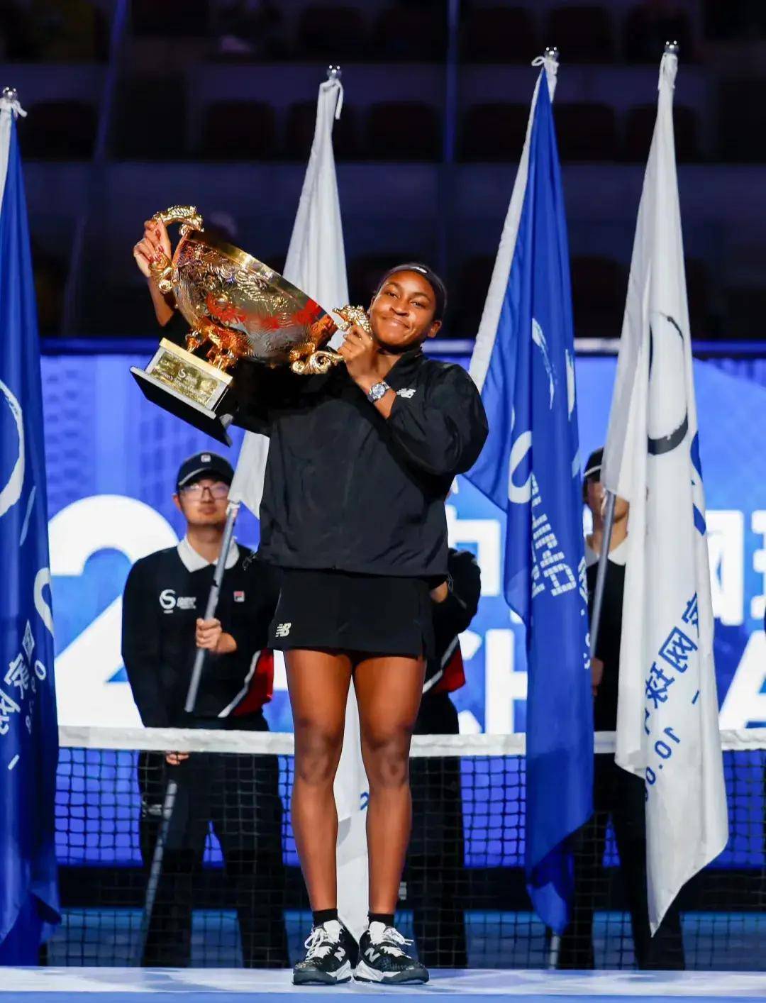 墙上旧对联 墙上旧对联